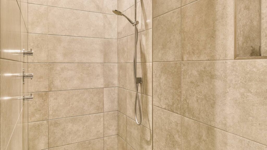 Adeus as duchas! O estilo de banho mais moderno e prático que você vai ver este ano