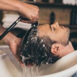 Essa dica simples de dermatologistas pode salvar seu cabelo no verão