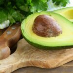 Abacate fresquinho por meses é possível com essa solução caseira simples e barata