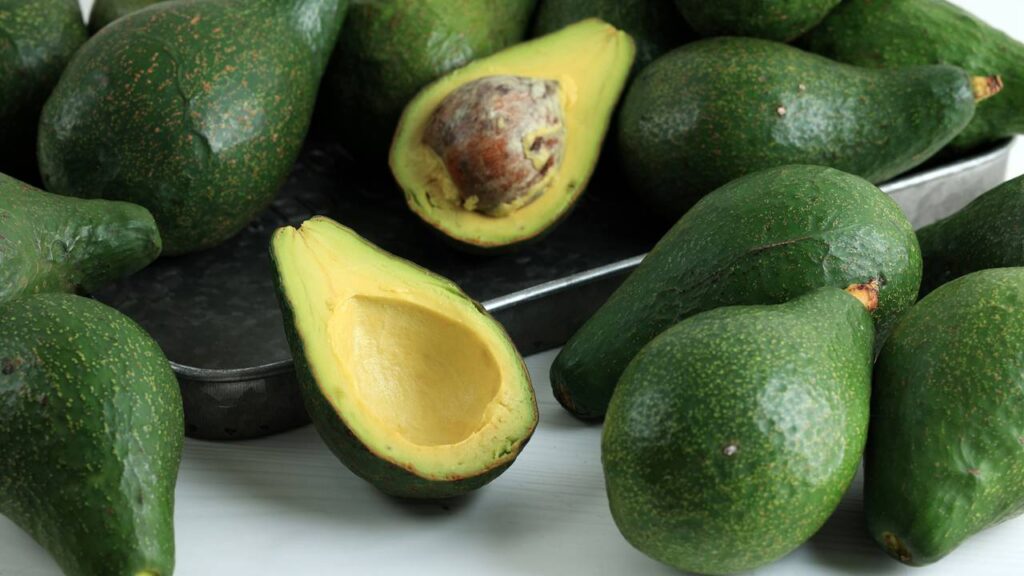 Abacate fresquinho por meses é possível com essa solução caseira simples e barata