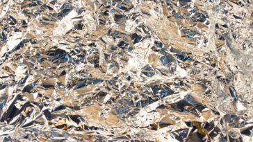 Poucos conhecem o poder do papel alumínio no cultivo do limoeiro