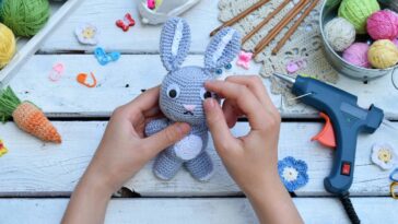 Essa técnica de crochê tem transformado peças simples em verdadeiras obras de arte