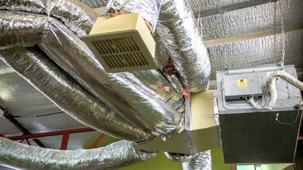Adeus ventilador! A tecnologia silenciosa que promete refrescar sua casa sem pesar na conta