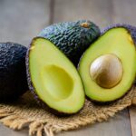 Conservar abacate ficou mais fácil e essa dica simples e barata