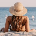 A peça feita em crochê que está conquistando quem ama verão com estilo