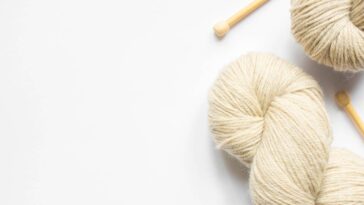 Crochê em formato de nuvem e leveza com muito amor em cada ponto