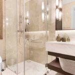 Se o vidro do seu box está fosco você precisa conhecer essa dica simples e barata