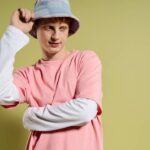 O acessório que está dominando o verão e combinando com todos os looks