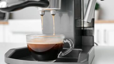 Os 5 passos simples para limpar sua cafeteira elétrica em casa com facilidade