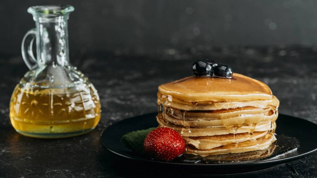 A calda mágica que dá brilho, sabor e umidade aos seus doces favoritos