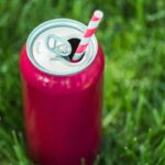 O que essas latas fizeram no meu jardim deixou os vizinhos impressionados