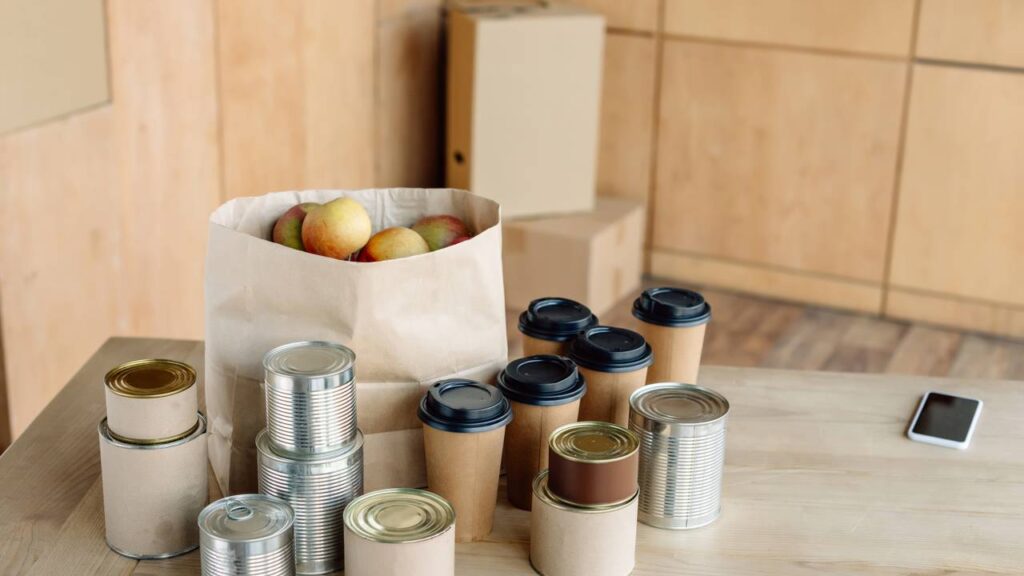 Essa latinha virou o segredo para espantar mosquitos sem gastar quase nada