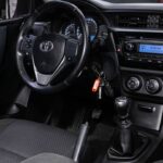 O segredo barato e eficiente que uso todas as vezes que limpo meu carro