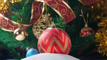 Nem centro de mesa, nem velas, essa ideia de decoração natural vai transformar seu Natal