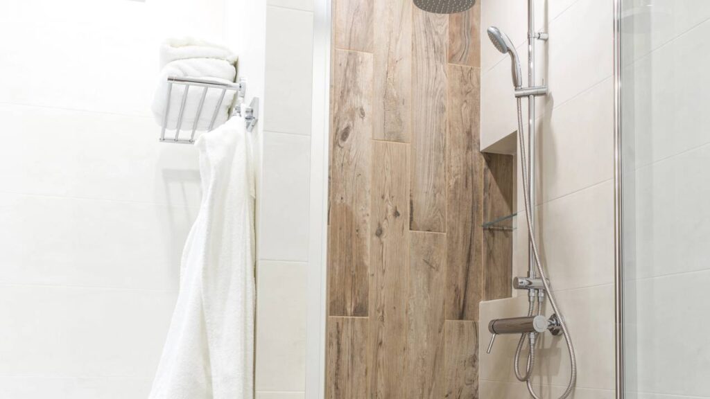 Essa tendência nos banheiros está conquistando quem ama conforto e estilo