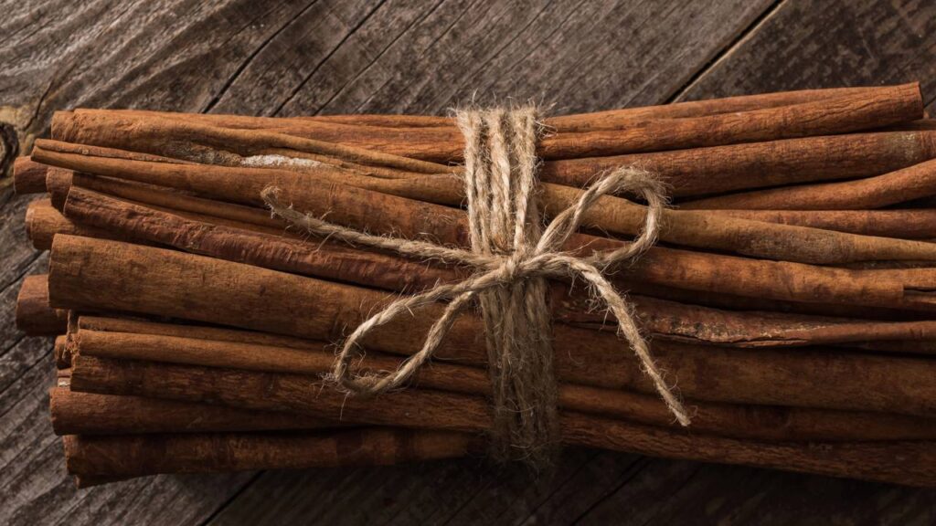 Meus truques favoritos com canela que usei para energizar minha casa com Feng Shui