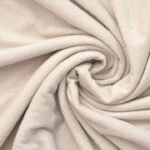 Esse tecido natural está dominando os quartos brasileiros em noites quentes