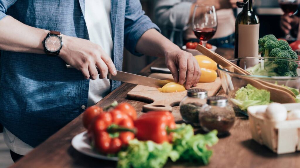 Os 7 truques essenciais para quem quer aprender a cozinhar em casa com facilidade