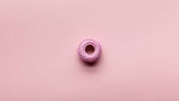 A peça em crochê que está encantando quem ama acessórios delicados