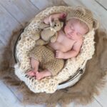 Chapéu de crochê infantil com orelhinhas delicadas de bichinho em crochê