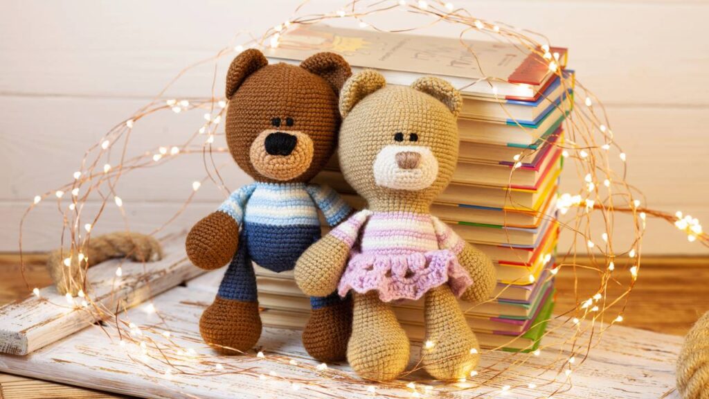 Ursinho amigurumi básico em crochê para presentear com carinho