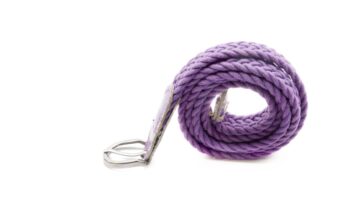 O cinto artesanal em crochê que está conquistando quem ama moda com personalidade