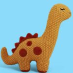 Dinossauro amigurumi simples em crochê para alegrar a brincadeira