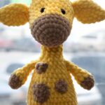 Amigurumi de girafinha fofinha e segura para presentear