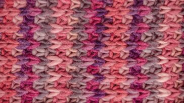 Essa capa em crochê está encantando quem ama tecnologia com estilo