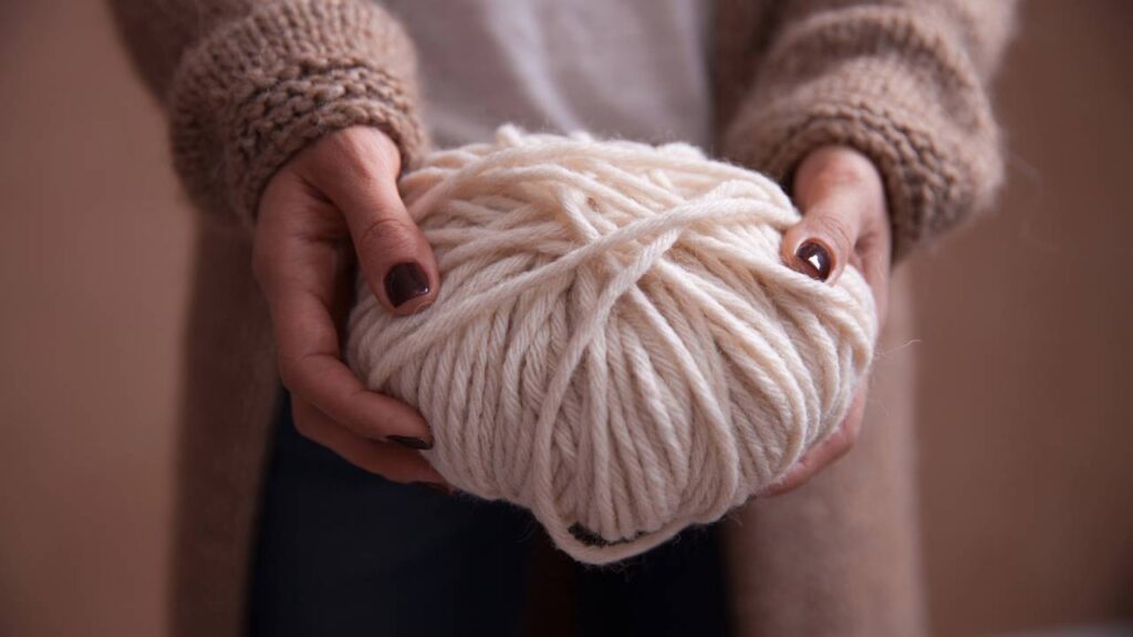 A melhor bolsa de crochê para quem quer estilo e praticidade