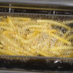 Adeus ao cheiro de fritura! Essa dica simples tira o cheiro e refresca o ambiente em minutos