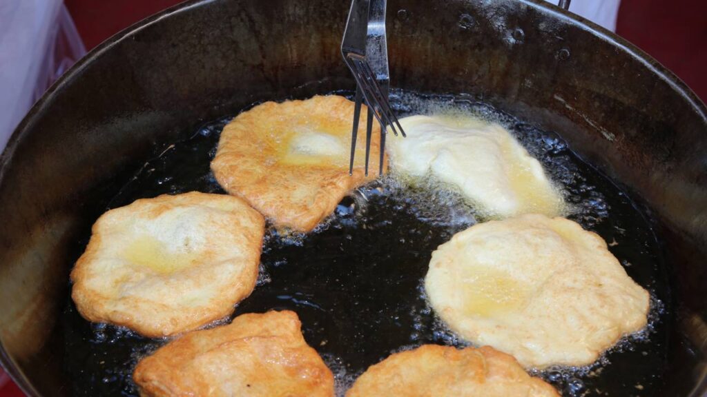 Adeus ao cheiro de fritura! Essa dica simples tira o cheiro e refresca o ambiente em minutos