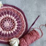 Descanso de panela quadrado de crochê para proteger a mesa com estilo