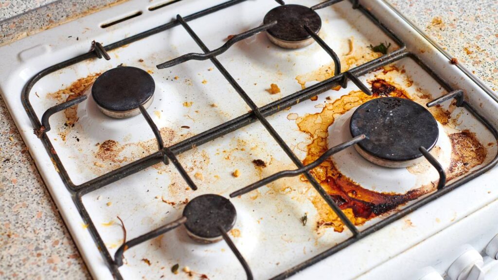 A mistura caseira e barata que usei para deixar meu fogão brilhando em minutos