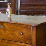 O segredo caseiro que está bombando por manter os móveis limpos por dias