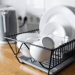 Adeus escorredor comum! Cozinhas modernas estão trocando esse item comum por isso