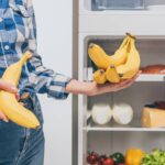 A melhor rotina de limpeza para manter sua geladeira impecável