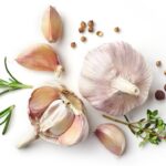 Diga adeus ao alho mofado, conserve com vinagre e nunca mais jogue fora