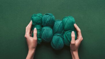 Faixa de inverno com ponto espiral texturizado para aquecer com estilo