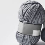 Porta-utensílios de crochê cinza chumbo para organizar com estilo