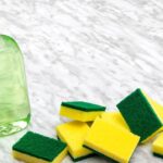 O truque simples que está deixando banheiros brilhando no Brasil