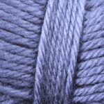 Um detalhe em crochê lavanda que transforma o penteado sem esforço