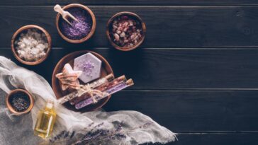 O perfume caseiro mais eficaz para deixar sua casa com cheiro de hotel