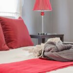 Luminária de crochê para iluminar ambientes com charme artesanal