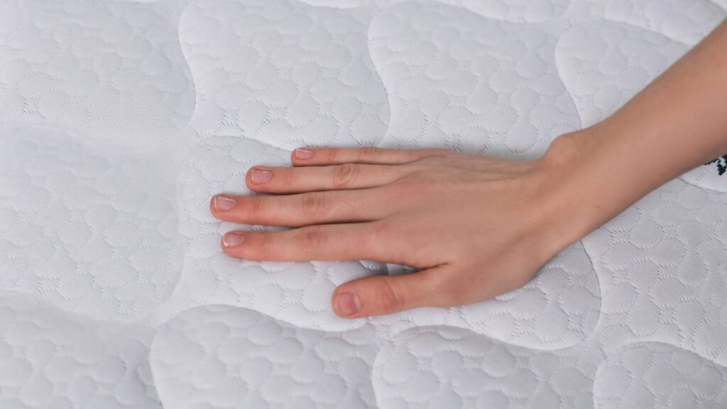 O truque mais eficaz para limpar o colchão que usei em casa