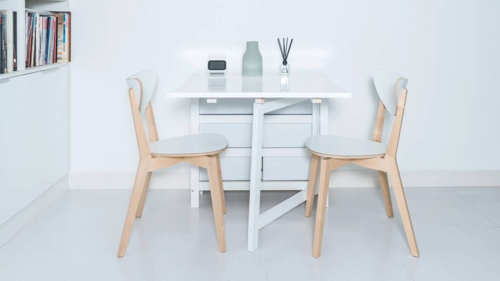 A mesa mais prática e moderna para ambientes pequenos em 2025