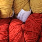 Amigurumi educativo em crochê com letras e formas divertidas