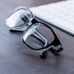 5 dicas essenciais para manter seus óculos sempre limpos e bem cuidados