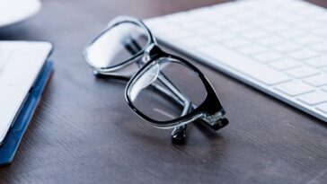 5 dicas essenciais para manter seus óculos sempre limpos e bem cuidados