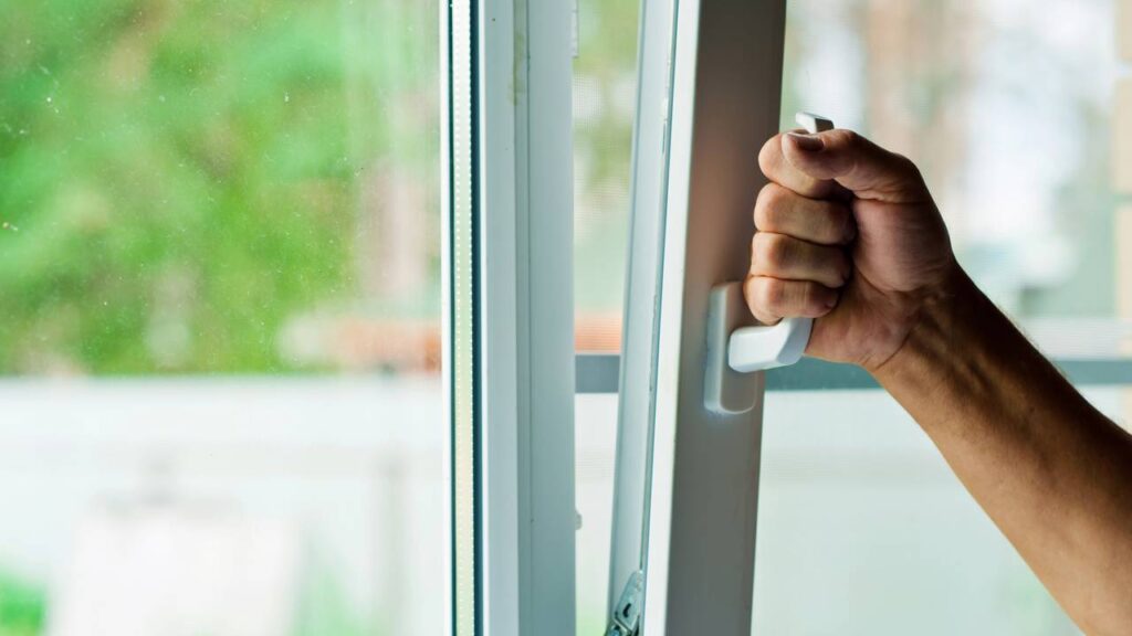 O método de ventilação japonesa que deixou minha casa fresca sem ar-condicionado